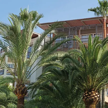 Port-prestige S4 منتجع
